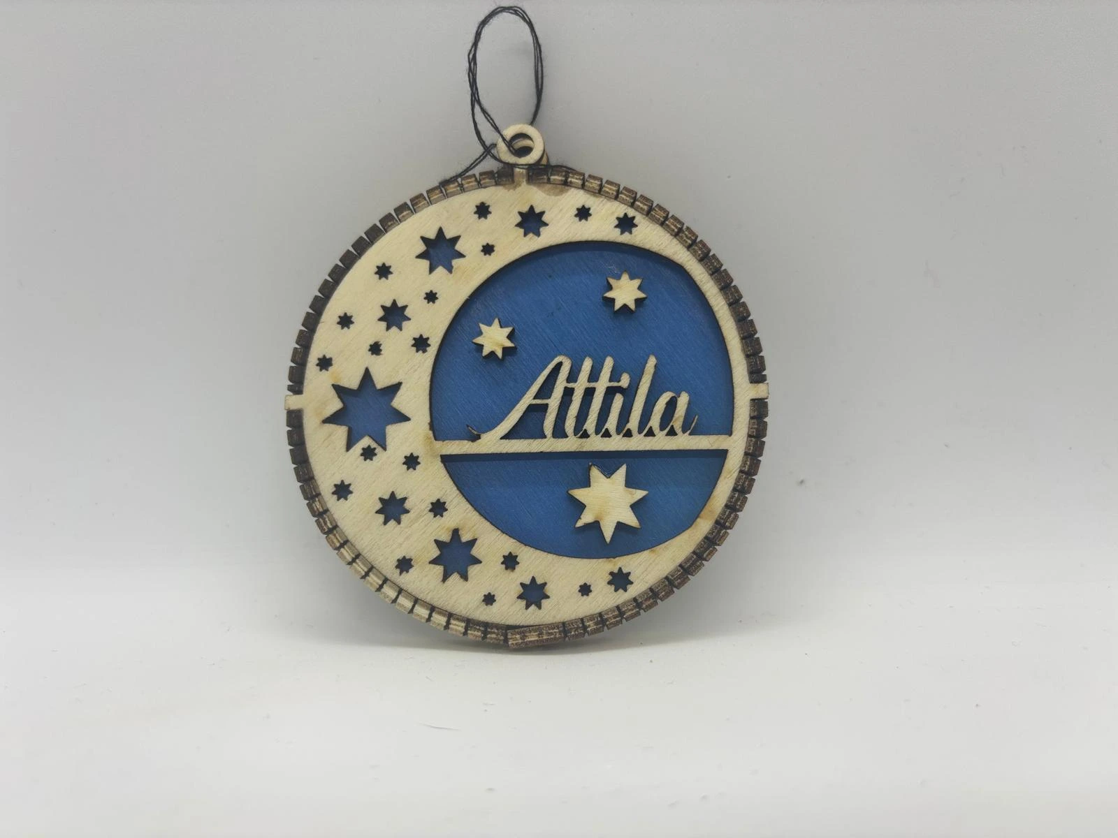 Decor de brad personalizabil, față-verso – cu nume și motiv la alegere