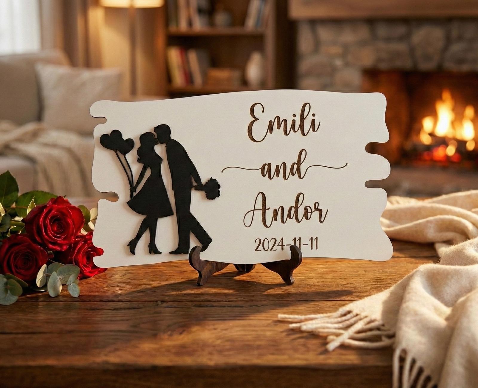 Decorațiune din lemn personalizată pentru cupluri